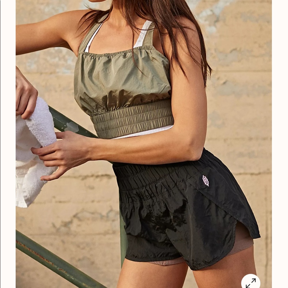 EUC Free People the way home shorts med black